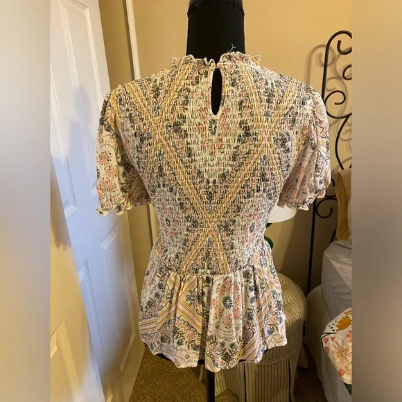 Coco + Jaimeson NWOT Smocked Peplum Blouse - Picture 5 of 7